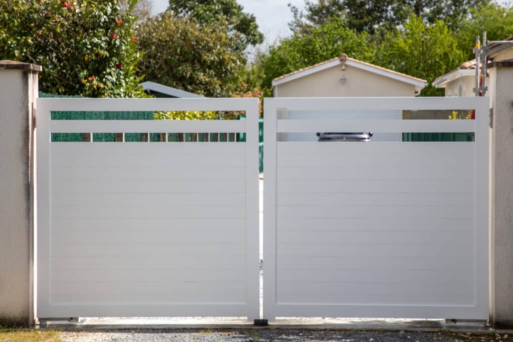 swing gate installation